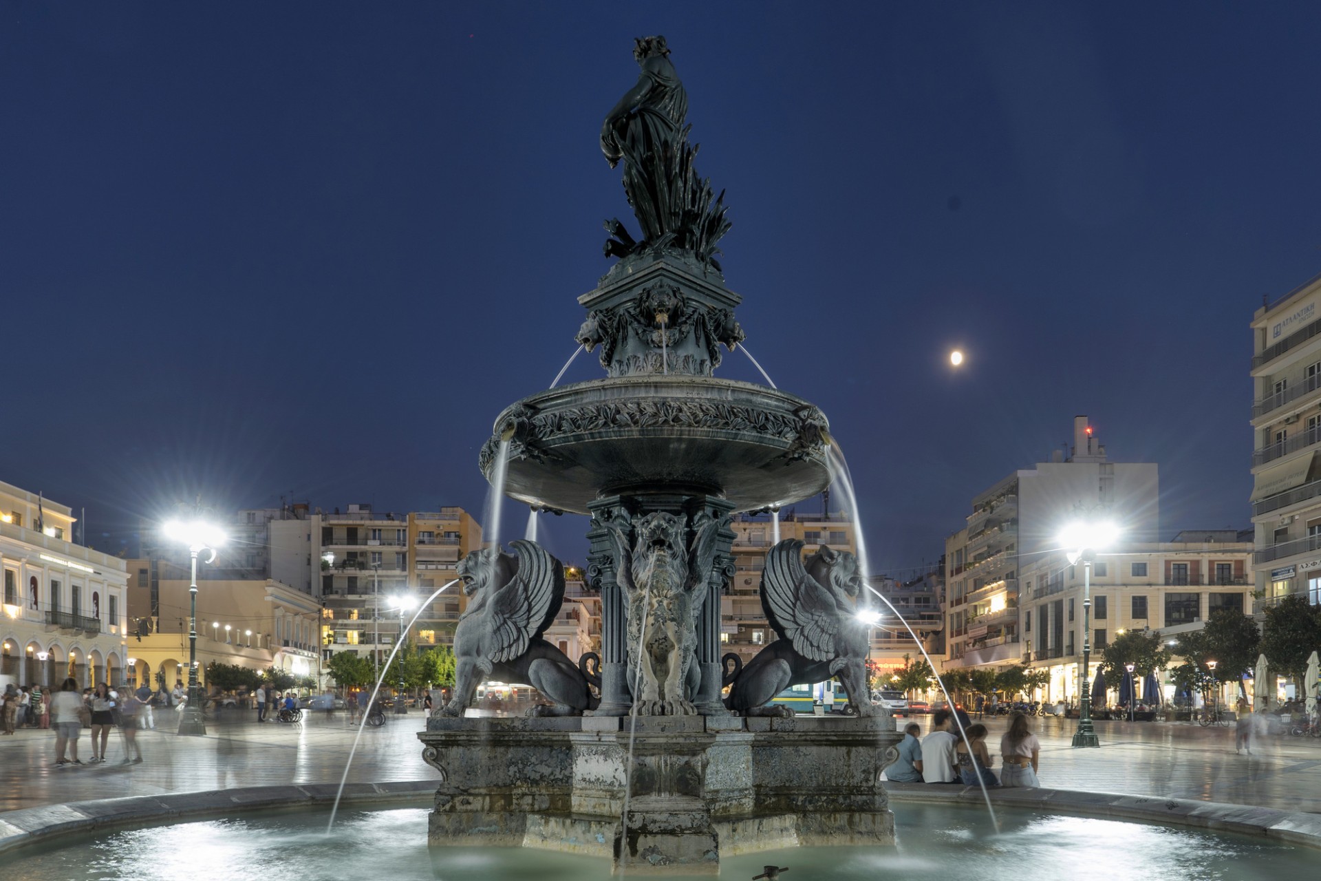 Η Πλατεία Γεωργίου Α΄ στο κέντρο της Πάτρας